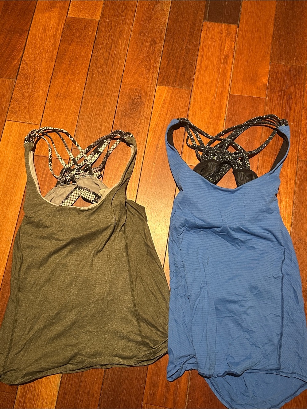 Lululemon women Active Tank Top - Olive and Blue